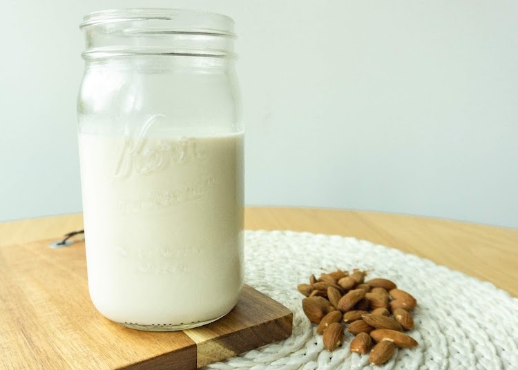 Homemade Almond Milk – Simple, Quick, Easy, and Natural