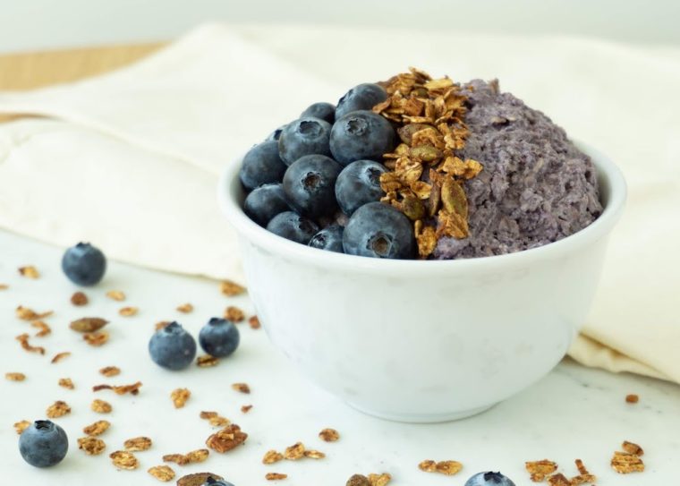Blueberry Cheesecake Overnight Oats – Great for a Grab and Go Breakfast