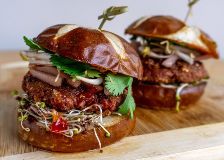 Vegan Thai Burger: A Great Way to Spice Up Your Summer!