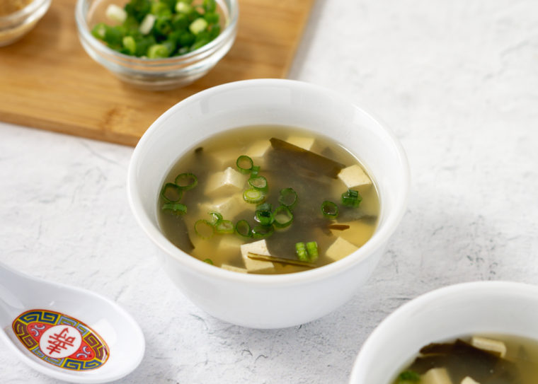 Tofu Kombu Miso Soup – Made with a Simple Vegetarian Dashi